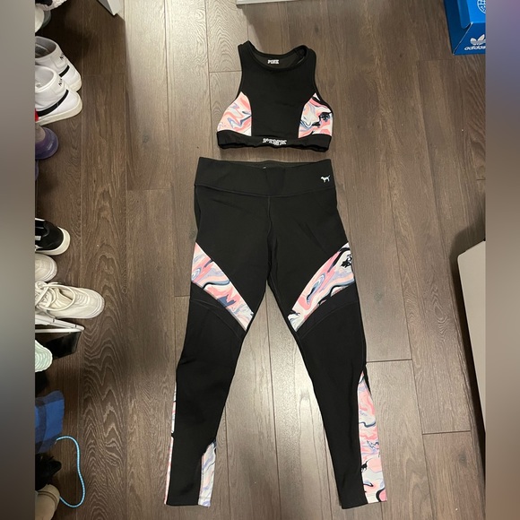 VS Pink Matching Set Sports Bra and Yoga Pants - Picture 1 of 6